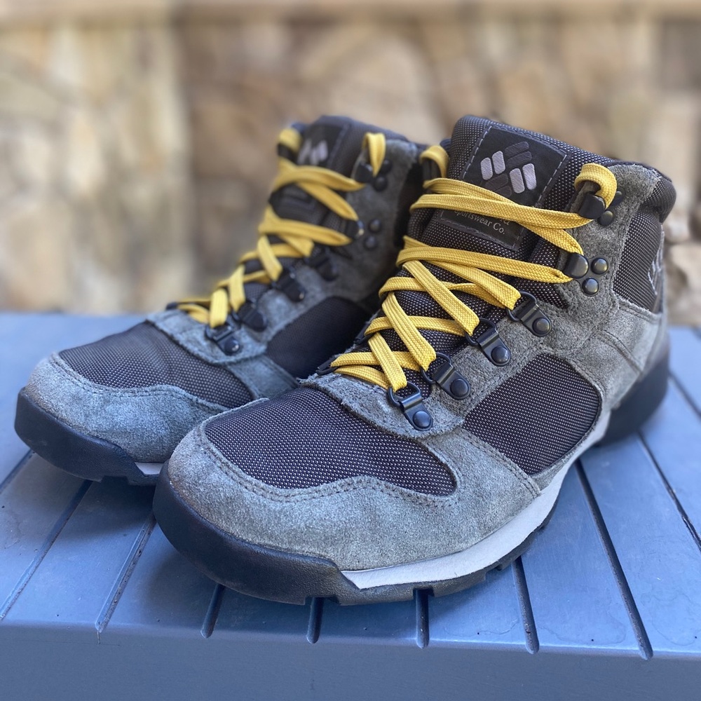 Columbia Sierra Hiking Boots